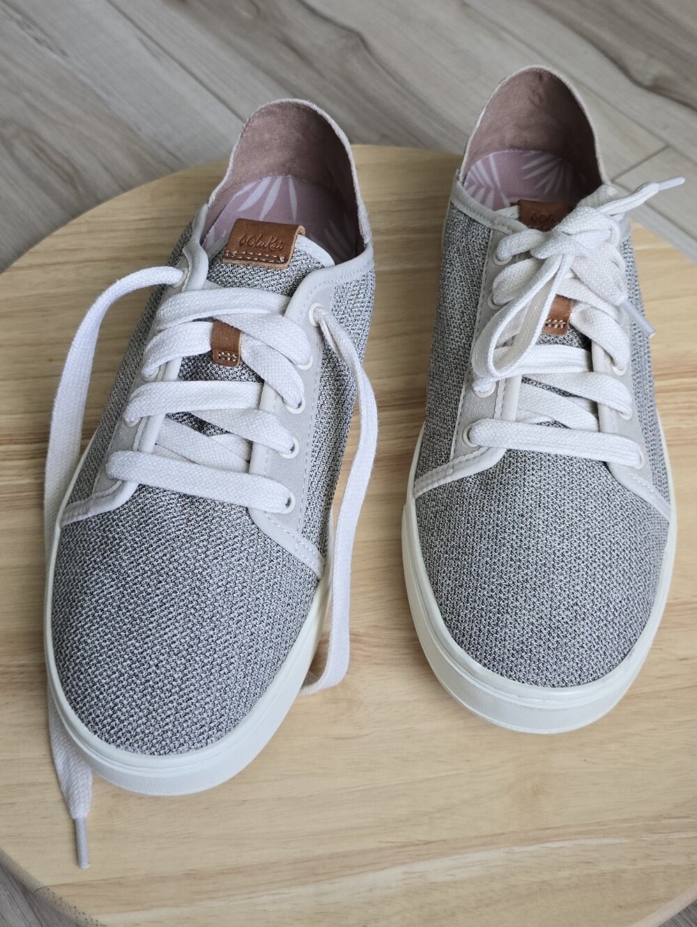Olukai Sneakers - Picture 4 of 12